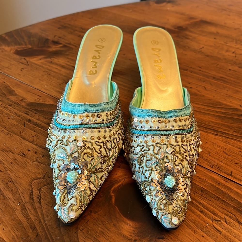 Drama Unique Light Teal Embroidered Beaded Mule Slip on Shoe Size 8 - Picture 2 of 14